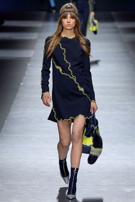 versace öltöny 2016|versace dresses fall 2016.